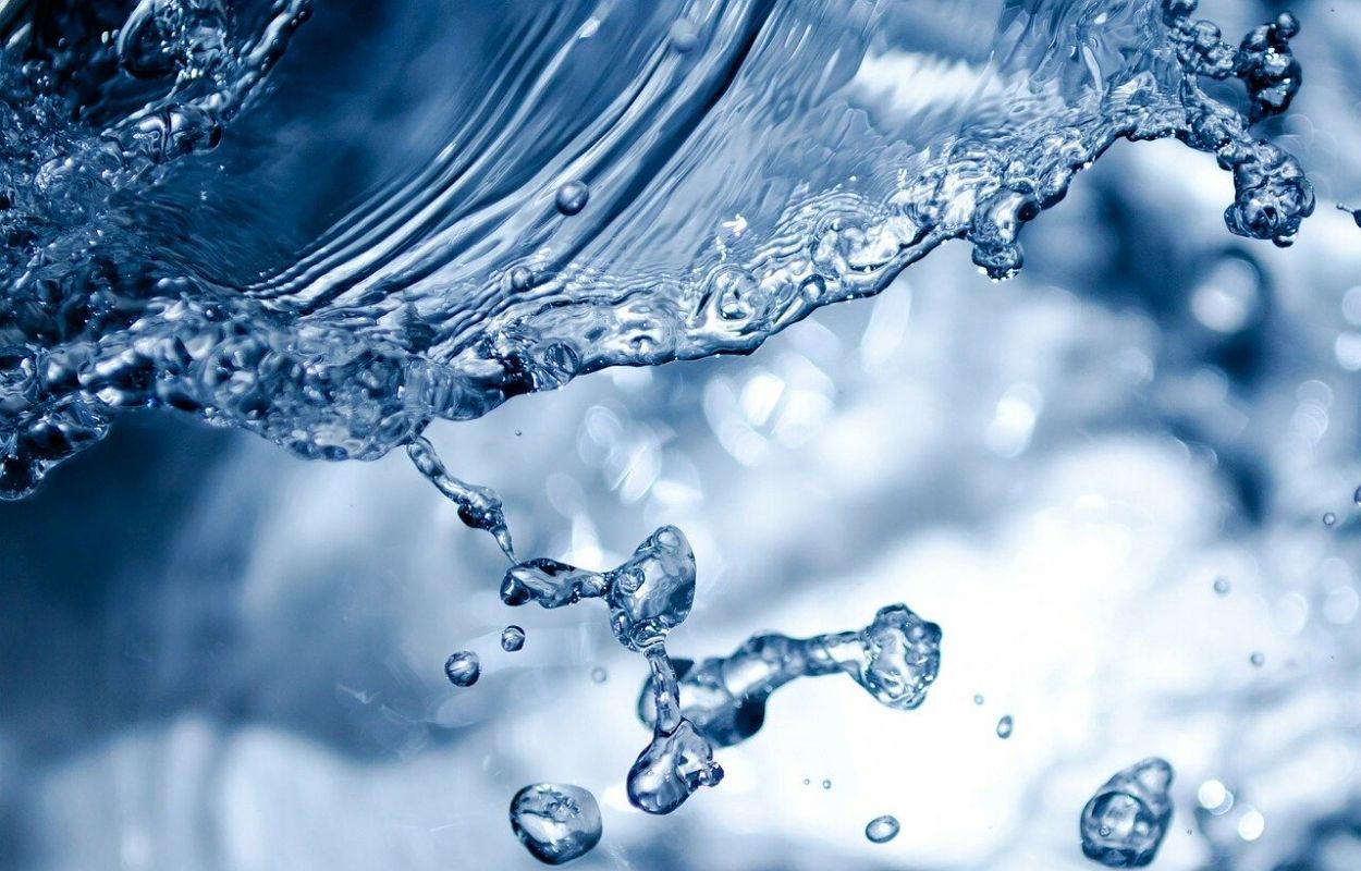 Trenutno pregledavate Destilirana voda pokreće život u nama