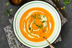 Pročitajte više o članku Gusta curry juha od mrkve za 10 minuta